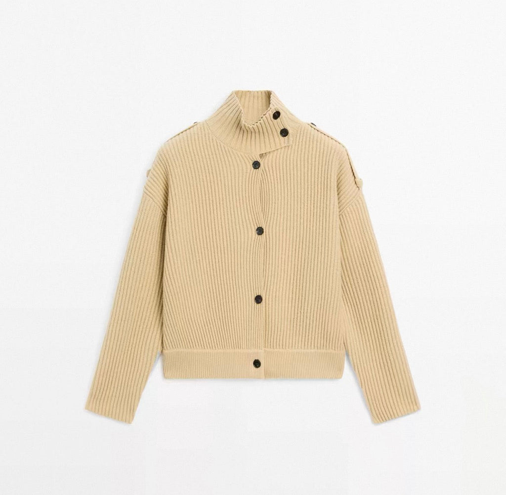 Strickjacke mit Knöpfen